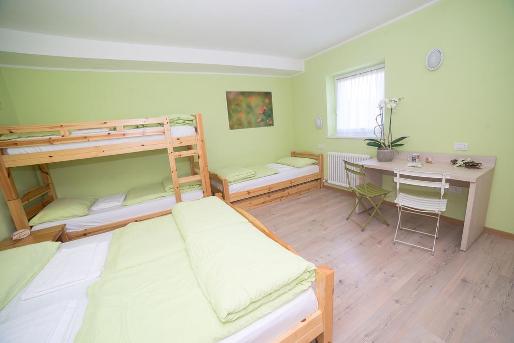 Hostel L'Ost - Ostello Di Grumes Екстериор снимка