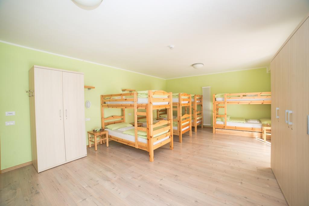 Hostel L'Ost - Ostello Di Grumes Екстериор снимка