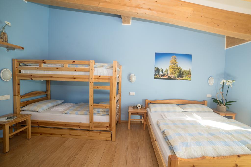 Hostel L'Ost - Ostello Di Grumes Стая снимка